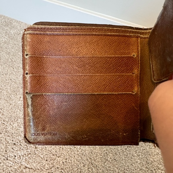 Louis Vuitton Monogram Marco Bi Fold Men’s Wallet - Picture 4 of 11